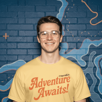 Adventure Awaits! T-shirt XL