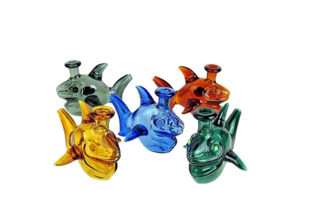 Shark Rig 14mm Banger Included (blue, pink,green) - Image 1 Shark Rig 14mm Banger Included (blue, pink,green) - Image 1