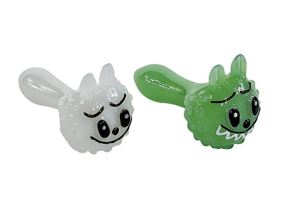 Acc 4" Creepy Bunny Hand Pipe-1ct