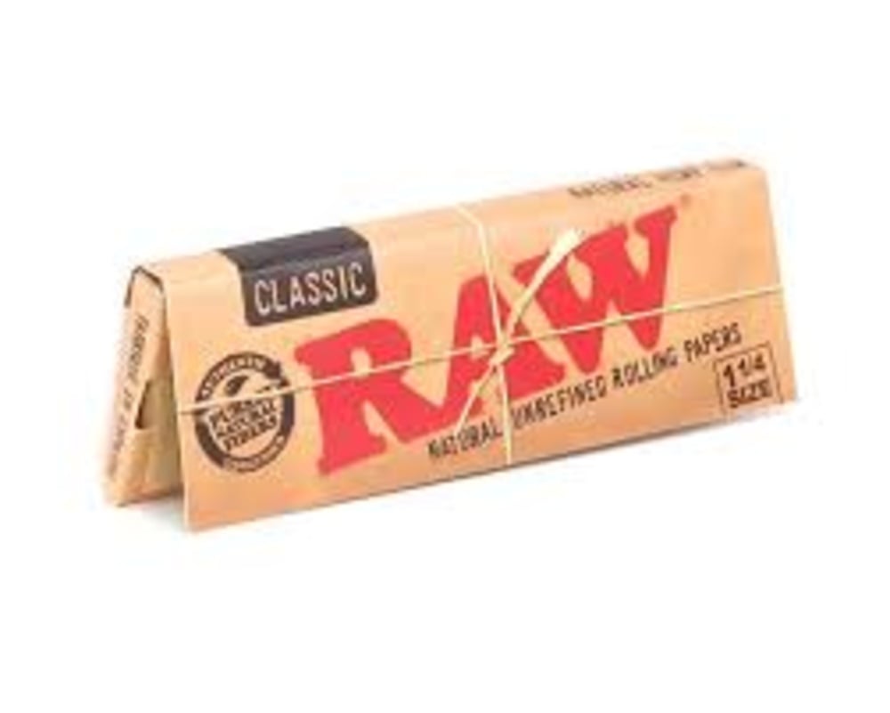 RAW Classic Rolling Papers 1 1/4