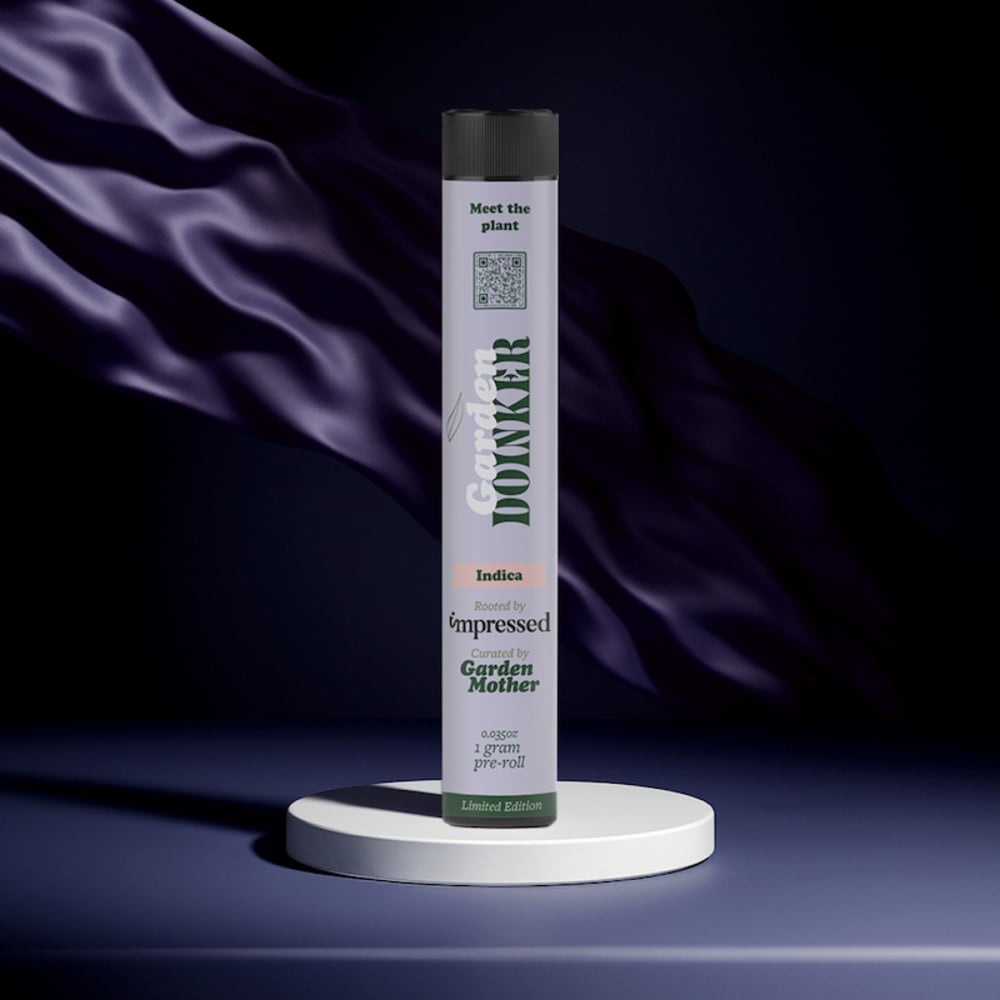 Garden Mother - Too Much Maple Garden Doinker (1g) Garden Mother - Too Much Maple Garden Doinker (1g)