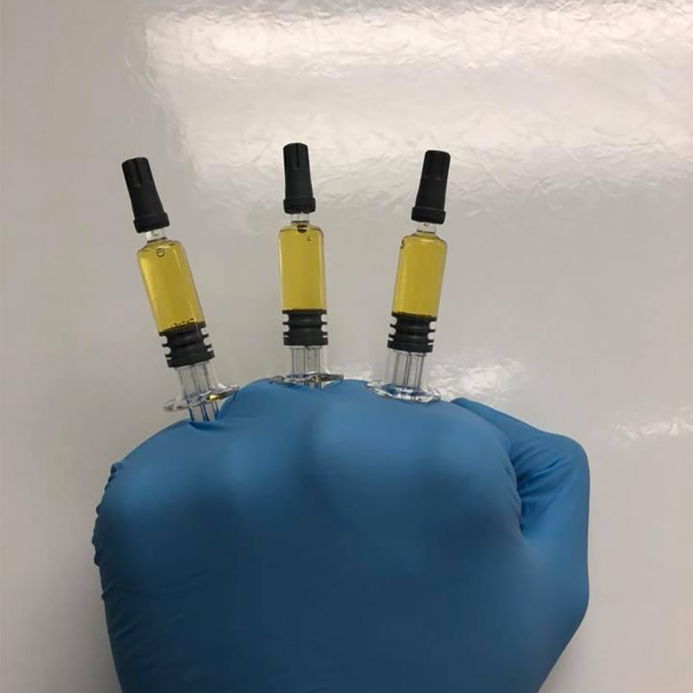 Pacifier x Apple Juice CommCan Glass Syringe Jane